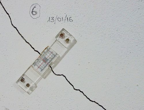 Instrumentación de fisuras en viviendas afectadas por fallo de cimentación
